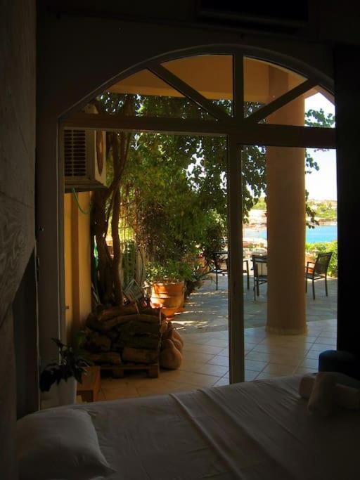 Lenico Beachfront Suites Agia Pelagia Exterior foto