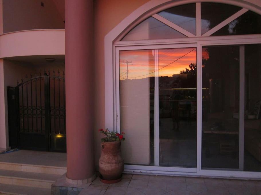 Lenico Beachfront Suites Agia Pelagia Exterior foto