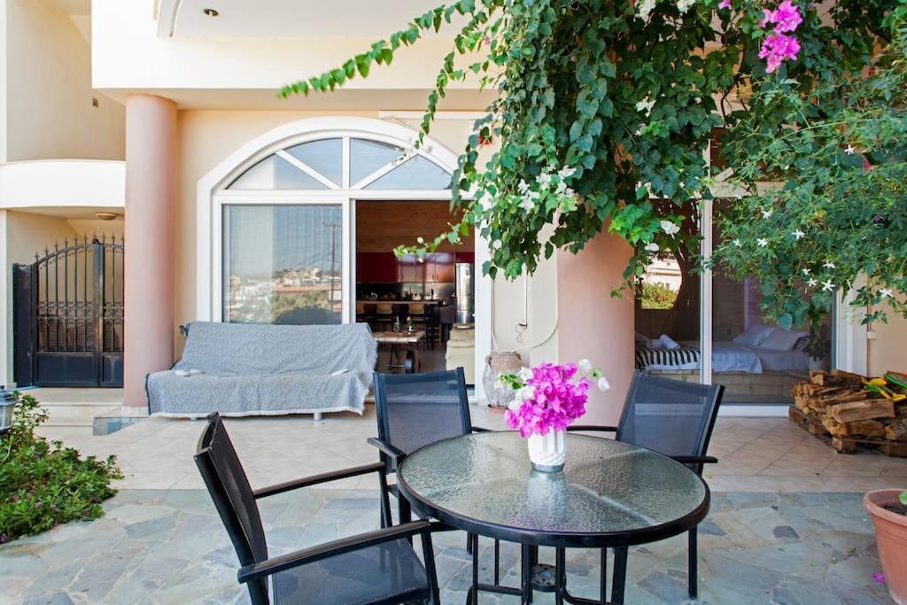 Lenico Beachfront Suites Agia Pelagia Exterior foto