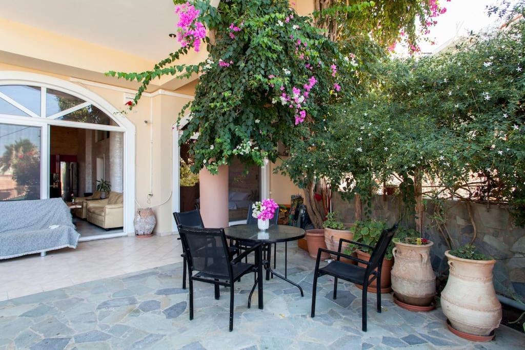 Lenico Beachfront Suites Agia Pelagia Exterior foto